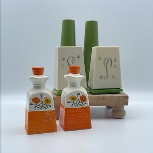 Vintage Floral Orange Salt and Pepper Shakers MCM Shakers set Lot‎ of 3 Sets
